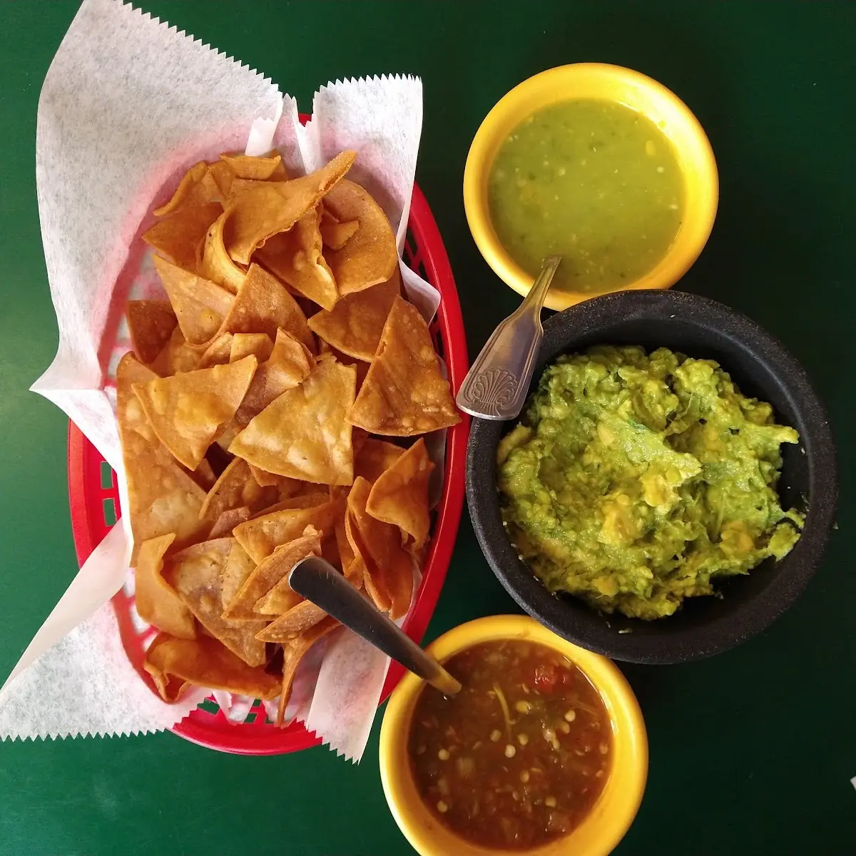 Guacamole Chips and Salsa Verde and Roja