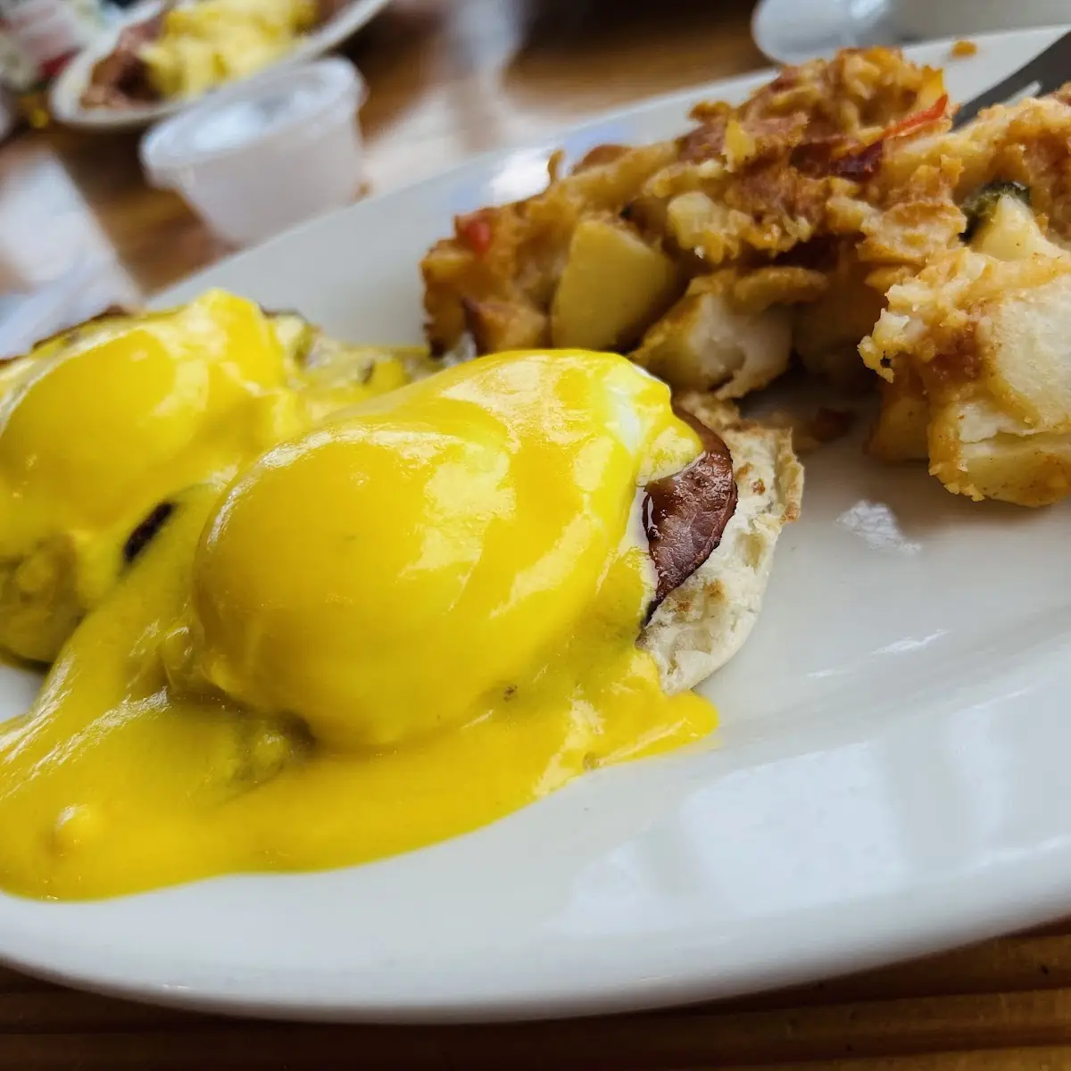 Egg Benedict and Home Fries