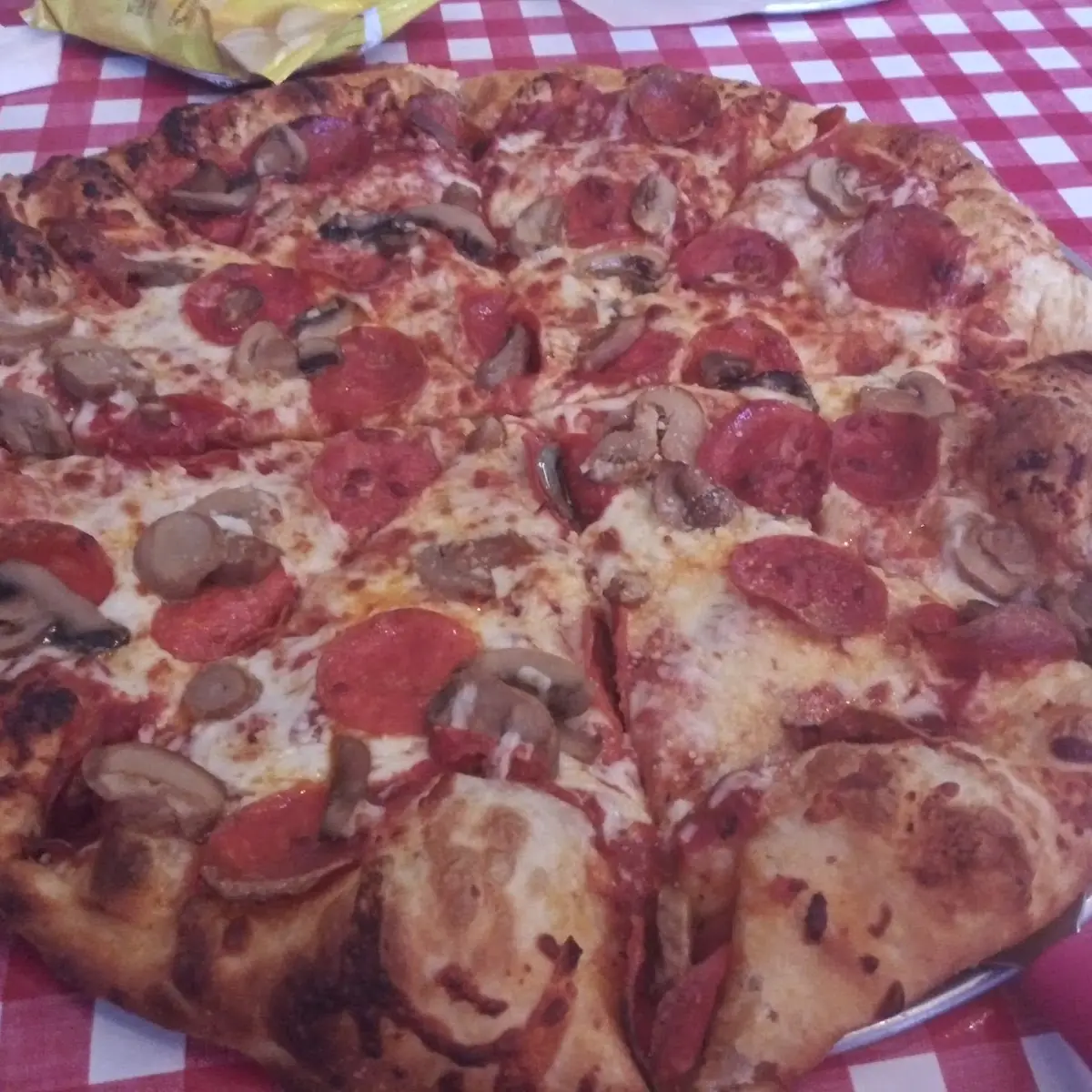 Pepperoni & Mushroom Pizza