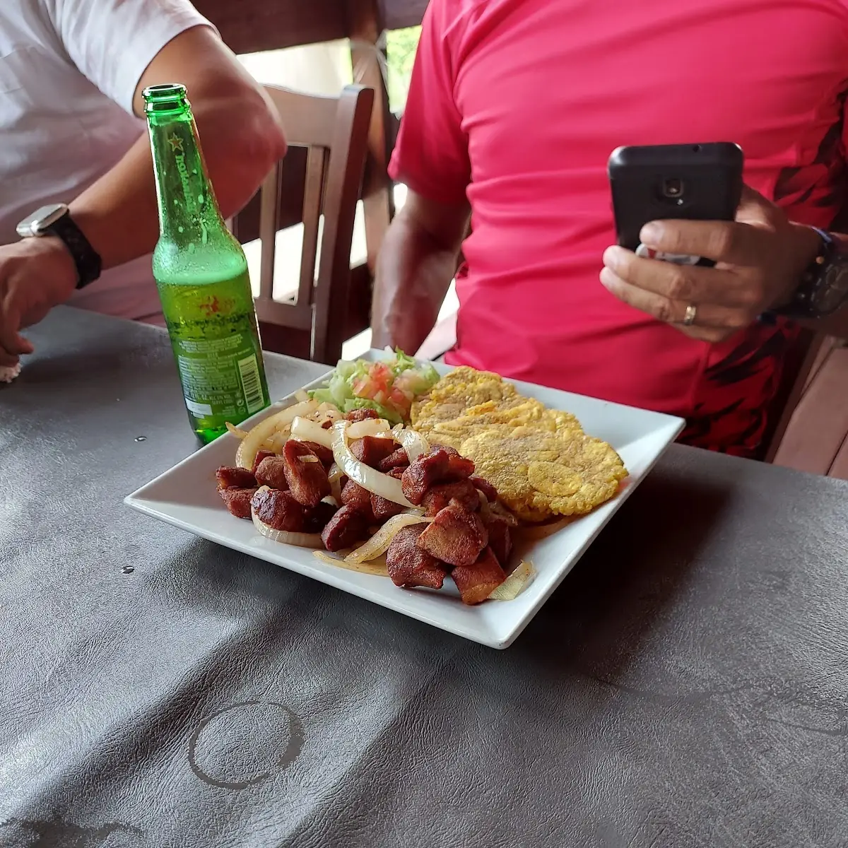 Carne Frita Con Tostones