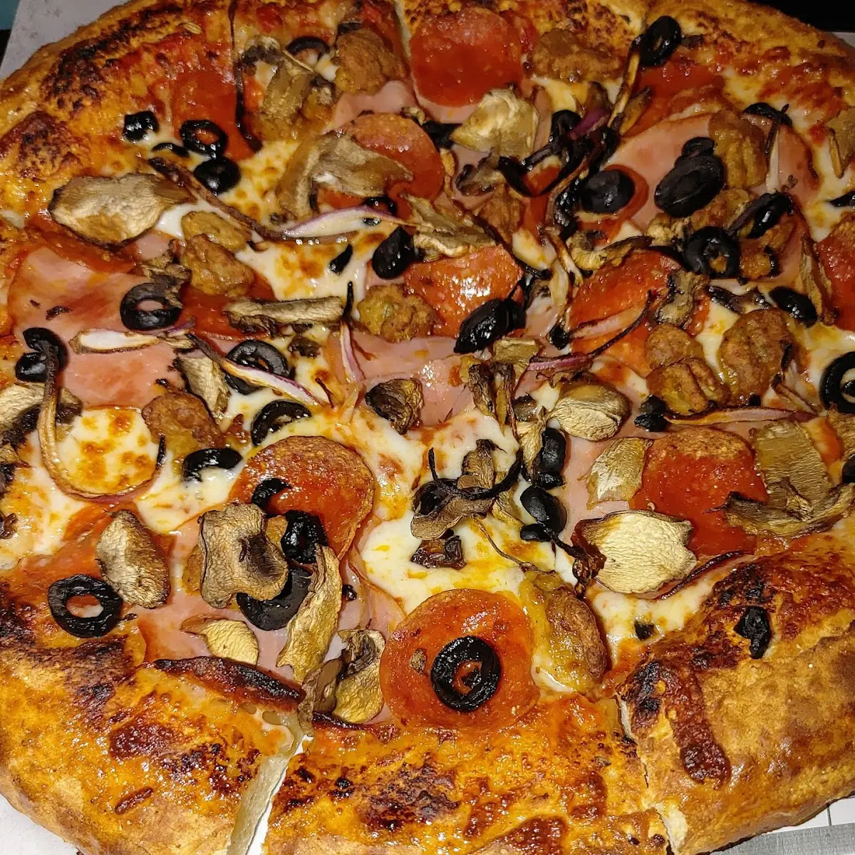 Garlic Jim's Ultimate Pizza