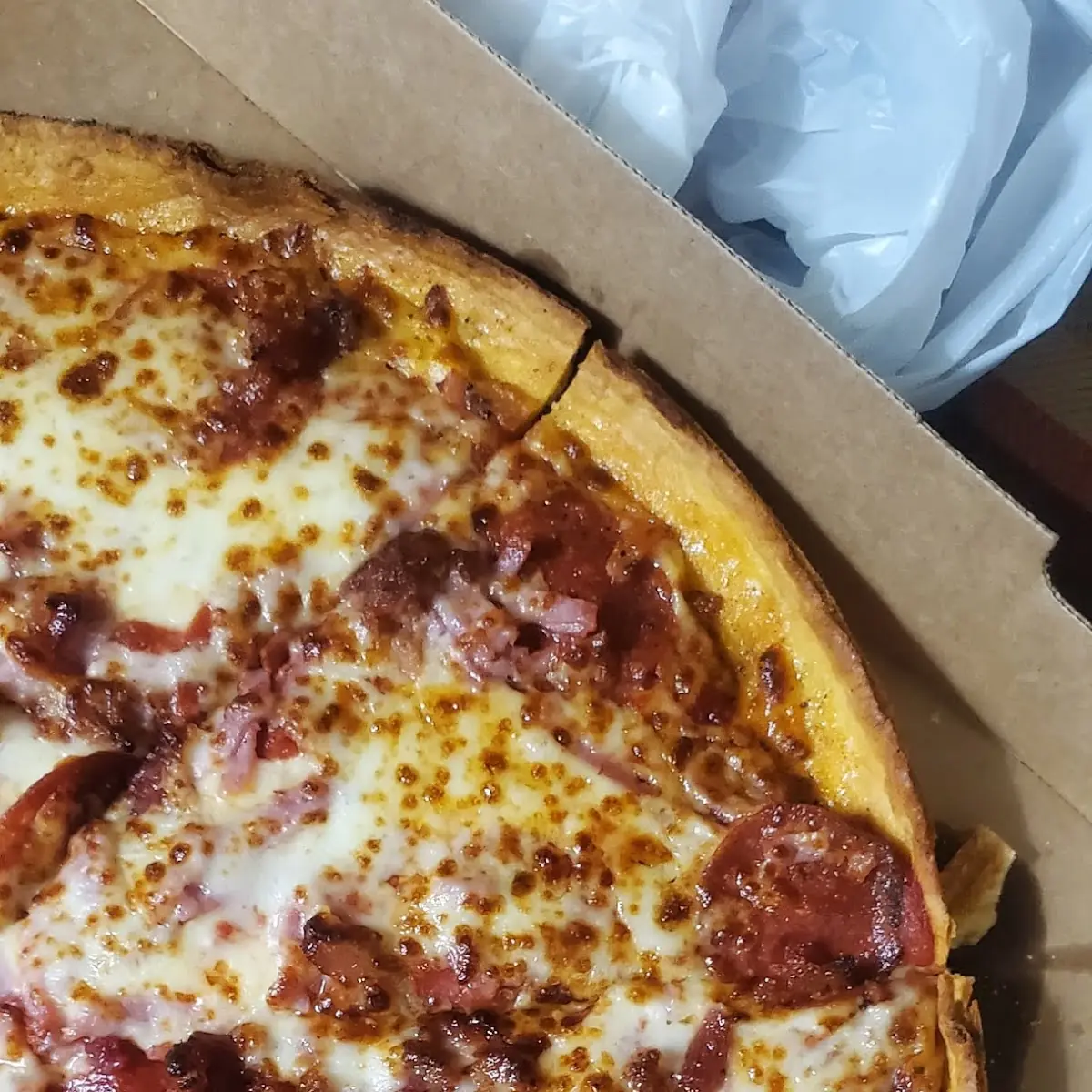 Pepperoni Ham and Bacon Pizza