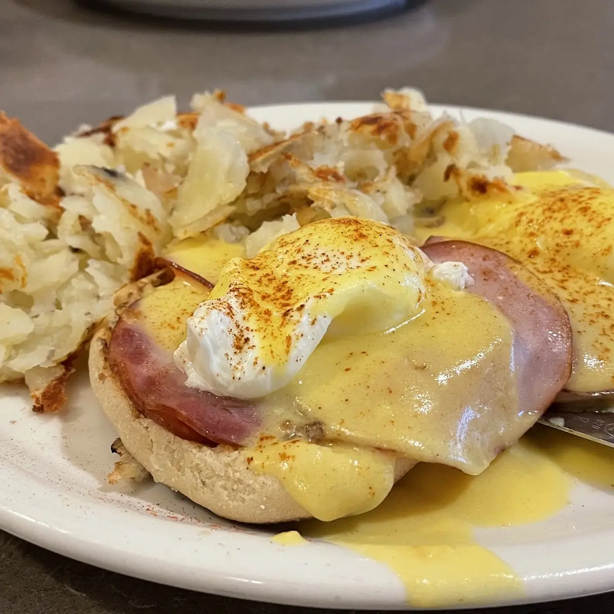 Eggs Benedict w Home Fries