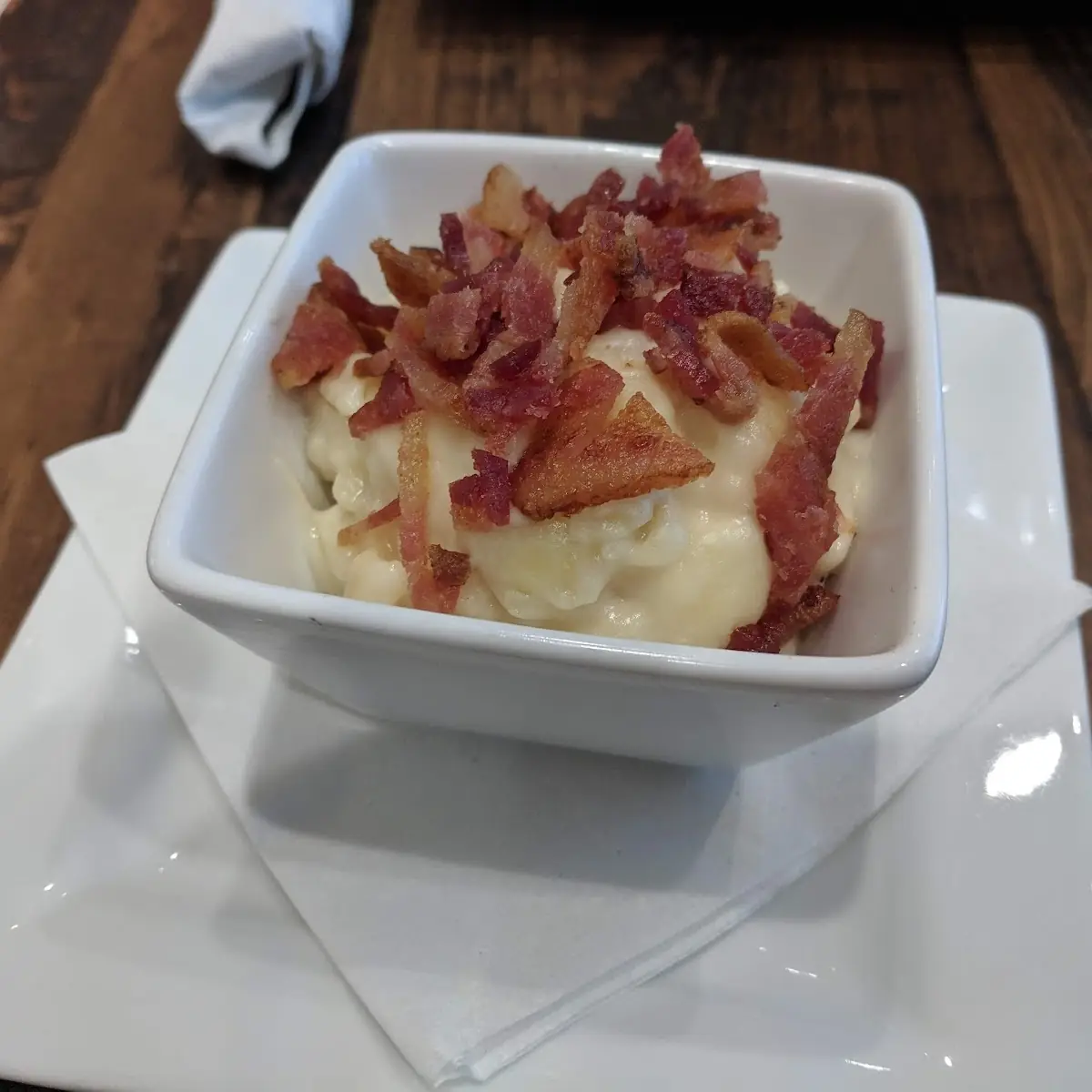 White Cheddar Mac and Cheese with Bacon Bits