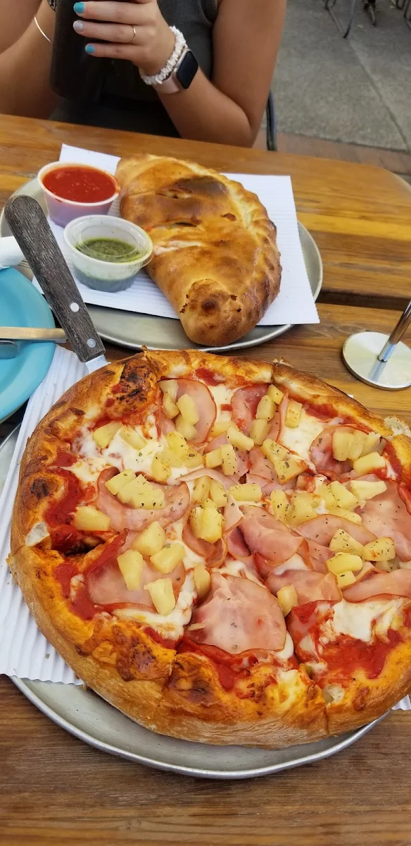 Hawaiian Pizza