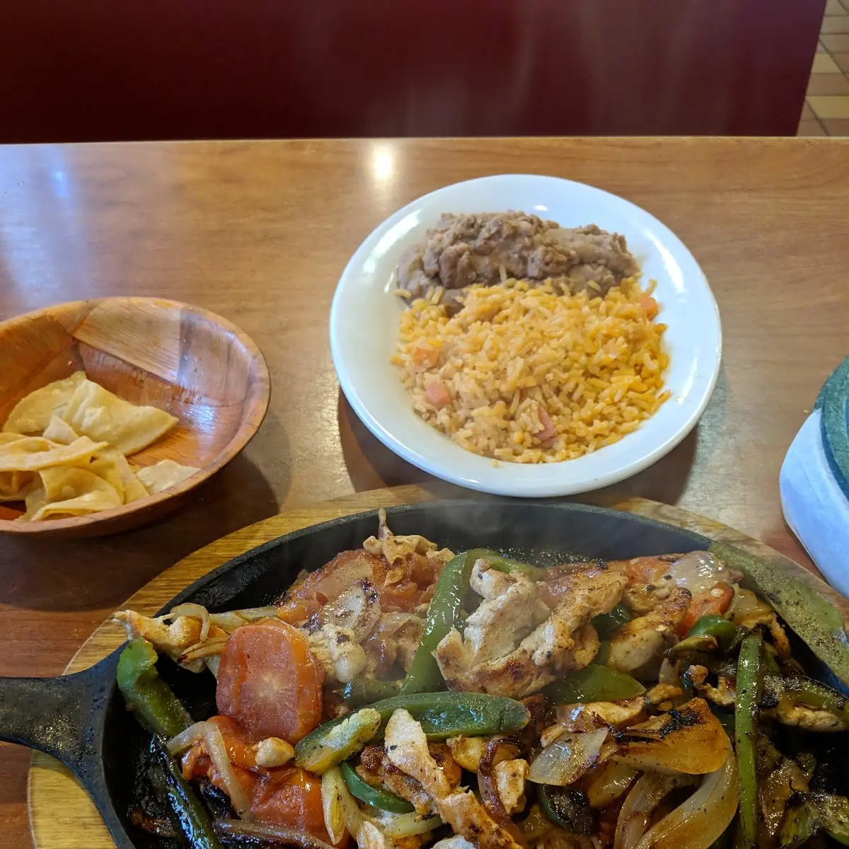 Fajitas Mixtas de Res Y Camaron