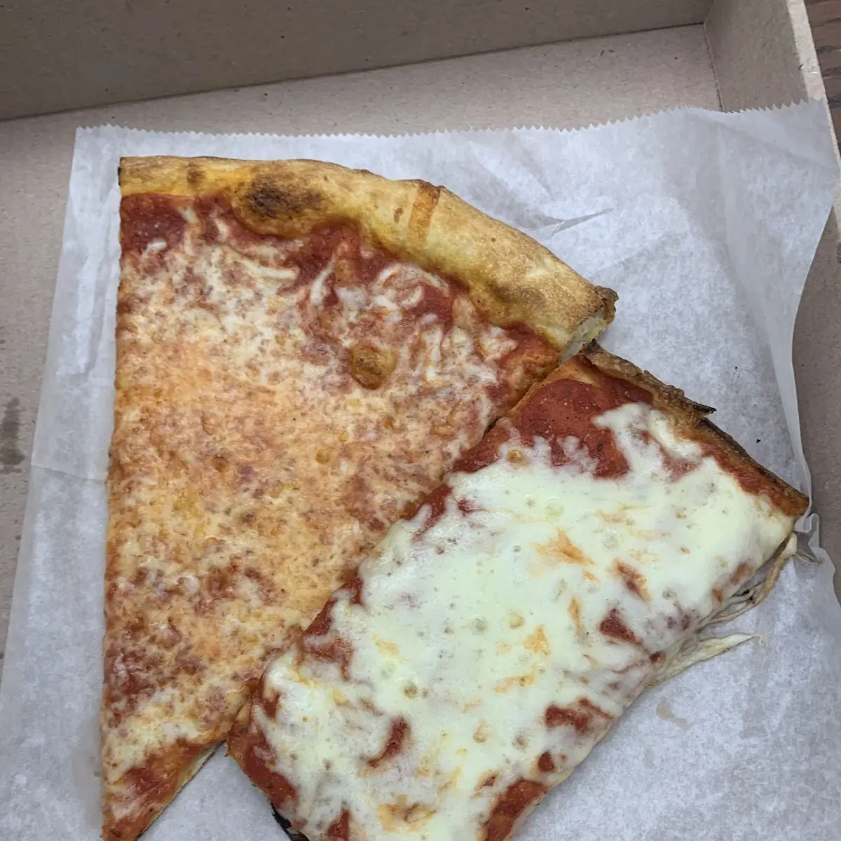 #5. 1 Lg 16" Pizza, 10 Wings, 12 Garlic Knots & Soda