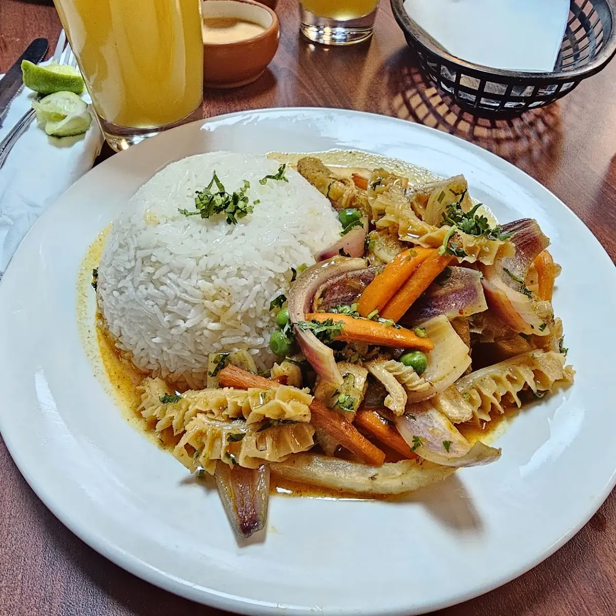 Pollo Saltado