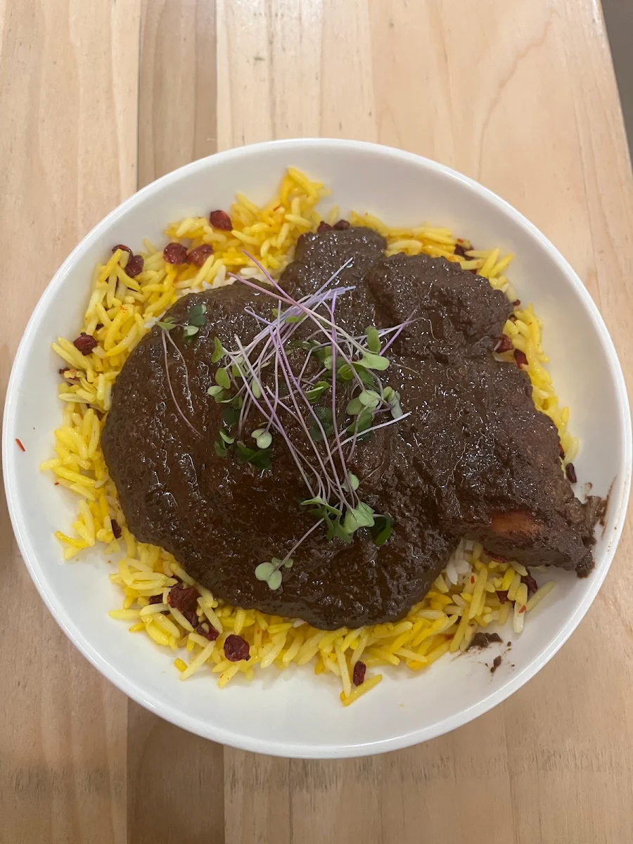 Lamb Shank Mahicheh