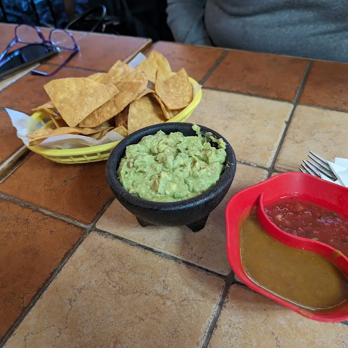 homemadechips and salsa