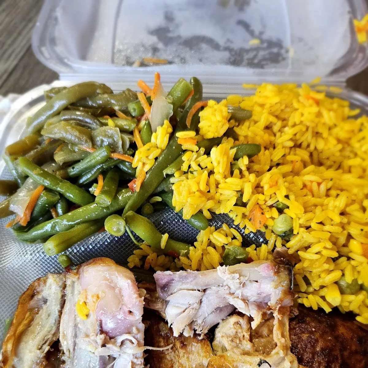 Baked Chicken String Beans & Yellow Rice