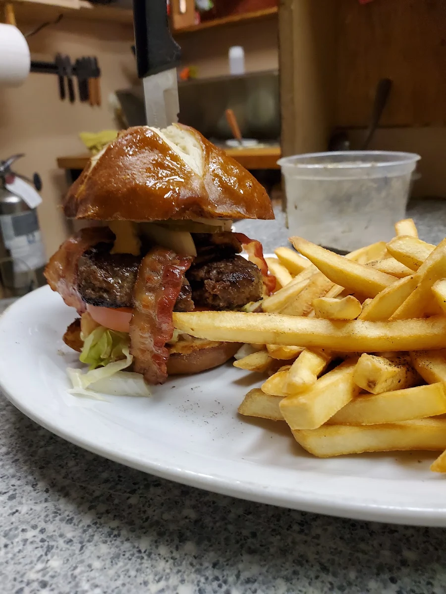 Bacon Mushroom Burger, Silver Fox Pub