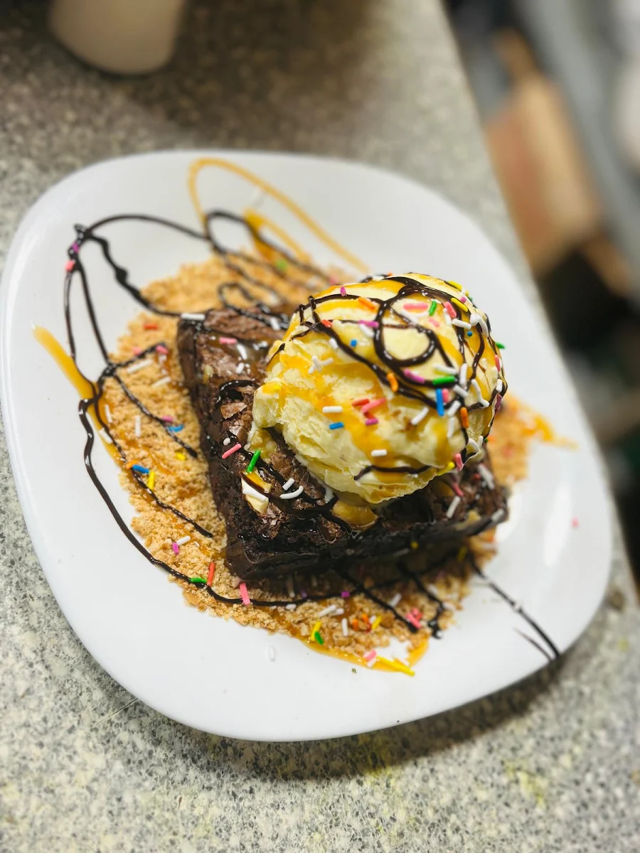 Hot Brownie with Ice Cream, Silver Fox Pub