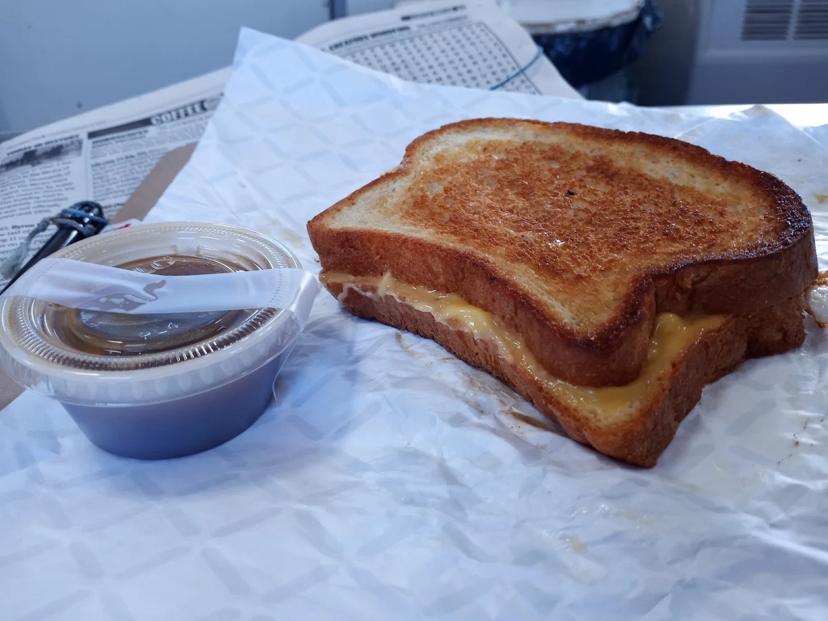 Large Chili & Grilled Cheese