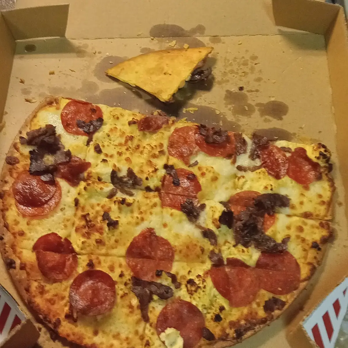 Pepperoni and Bacon Cheeseburger Pizza