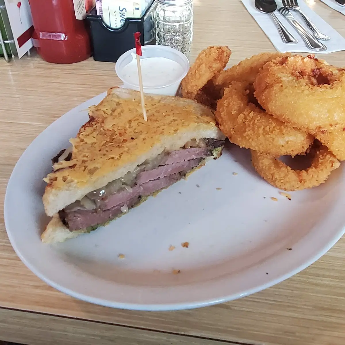 Tri Tip Sandwich w Onion Rings