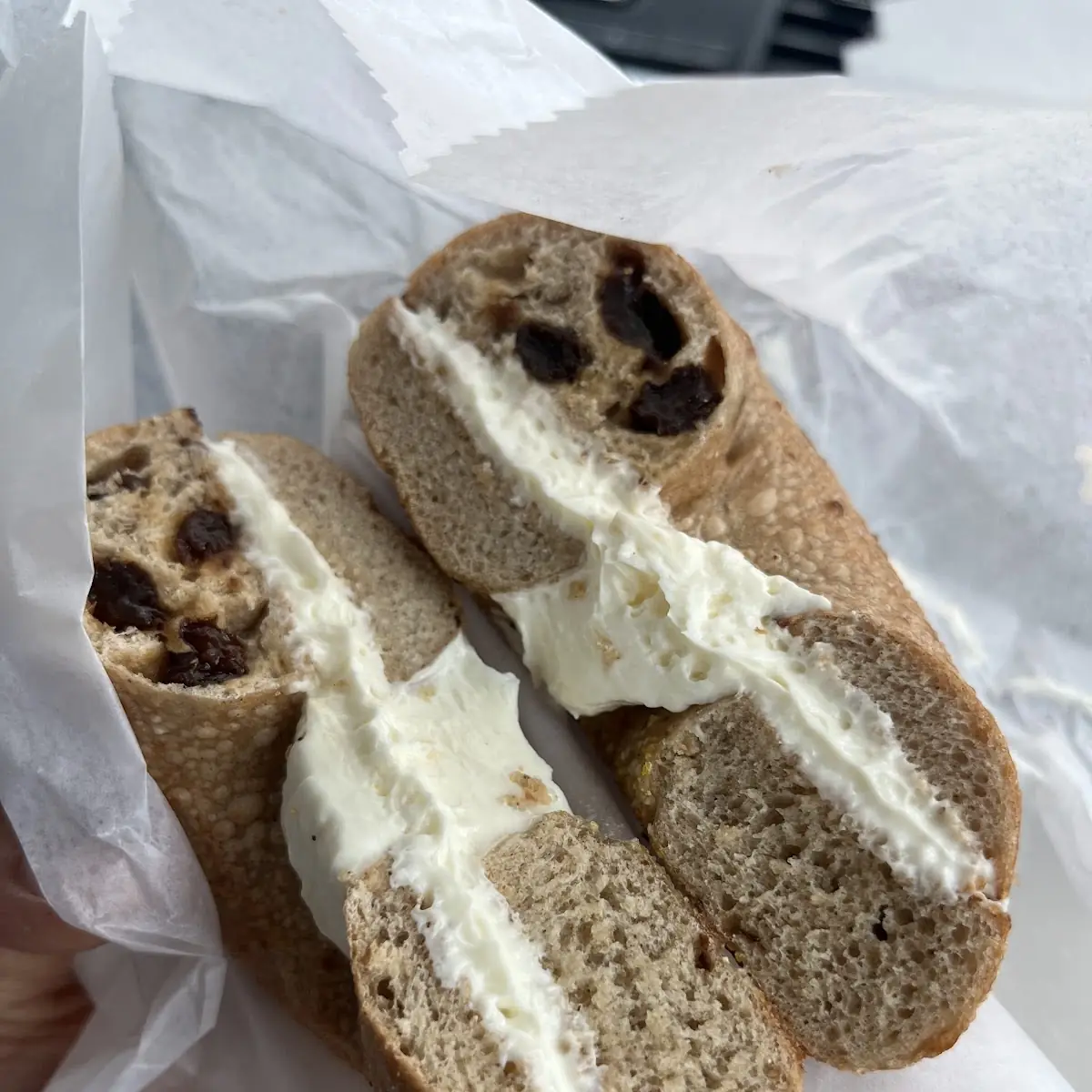 Cinnamon Raisin Bagel w Plain Cream Cheese