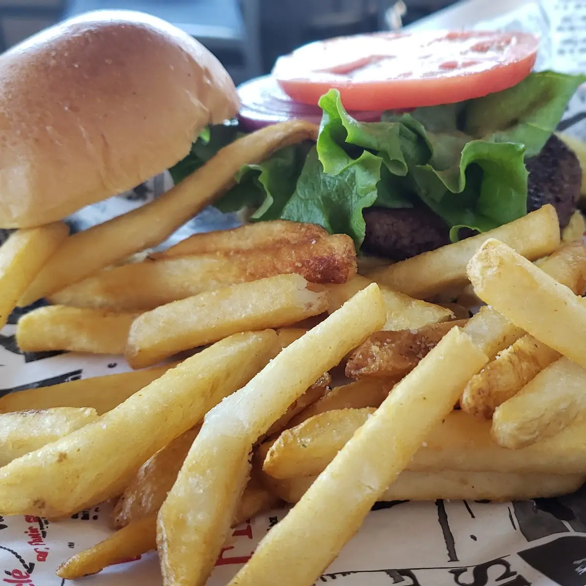 Burger with Lettuce Tomato