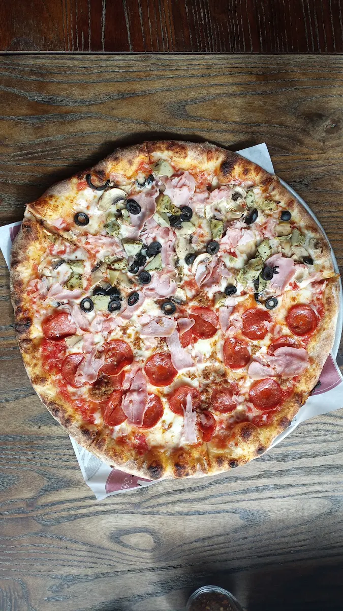 Half Mr Harper and Half Quattro Stagioni, Oven 360 Leamington