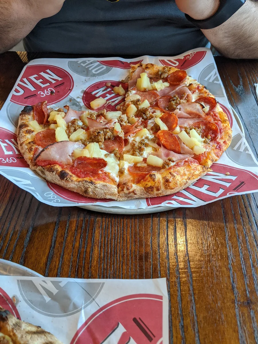 Mr Harper with Pineapple, Oven 360 Leamington