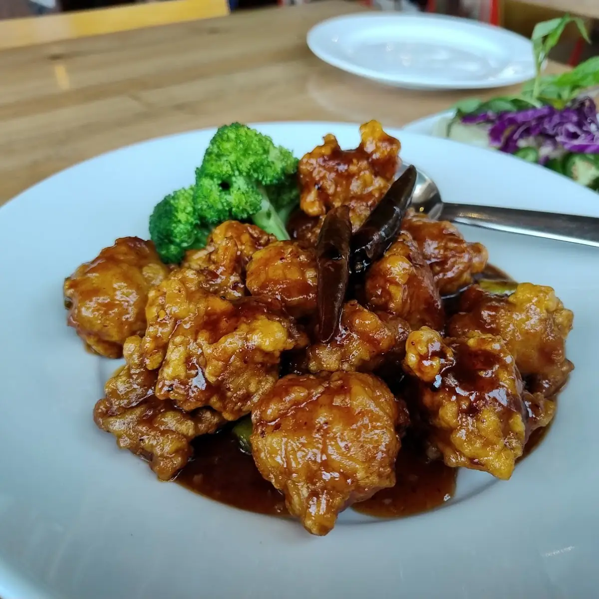 Crispy Garlic Chicken with Mushrooms