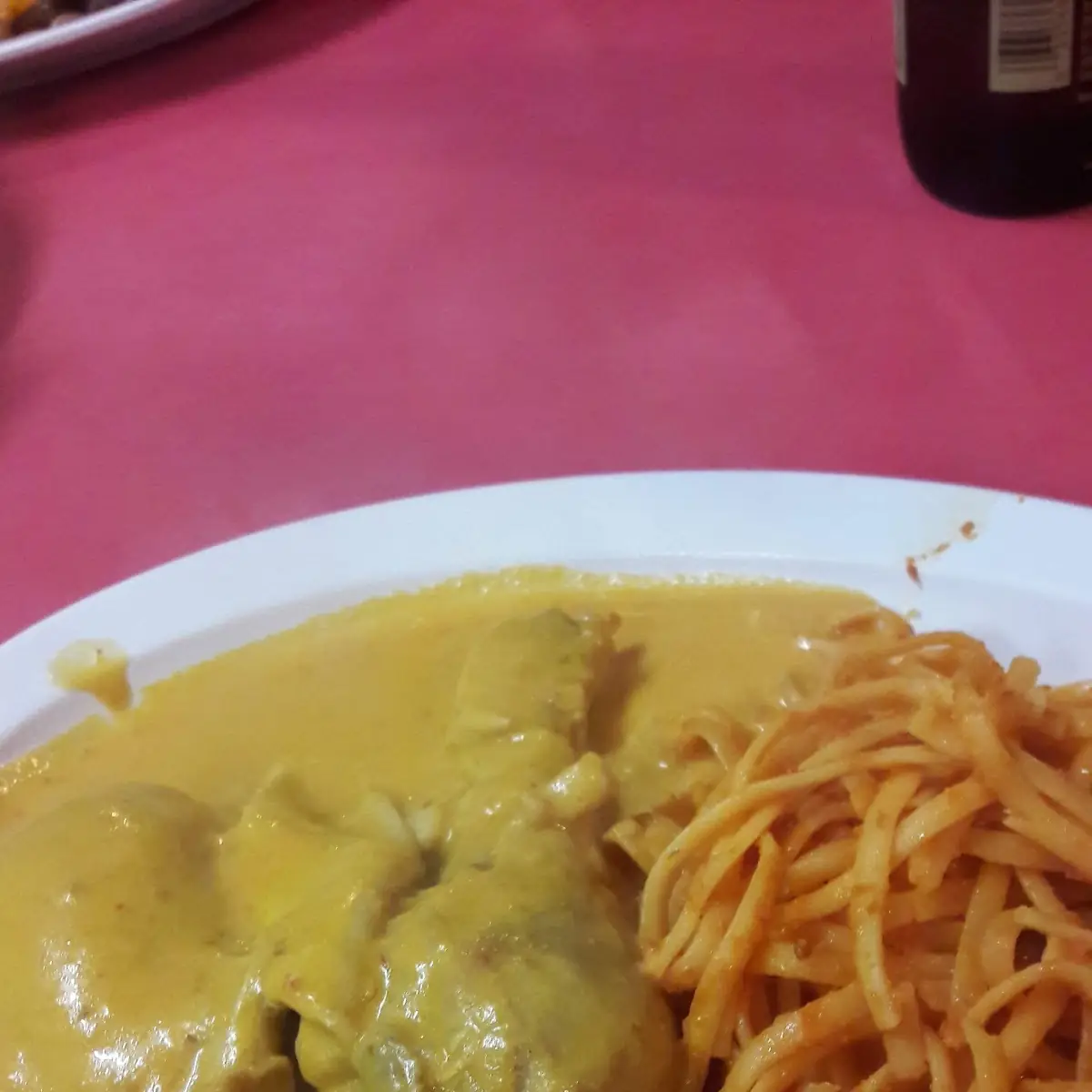 Pollo En Salsa Verde Con Espagueti