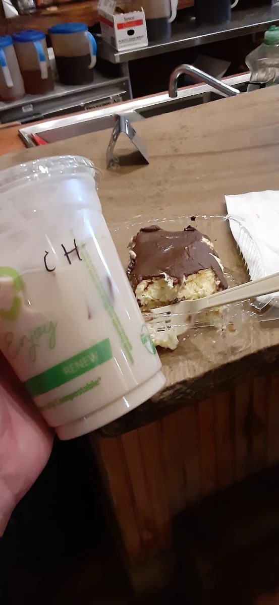Chai Latte & Eclair Square