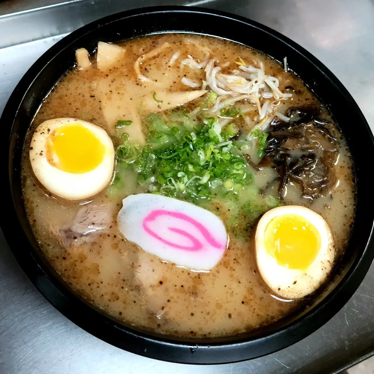 Black Tonkotsu Ramen