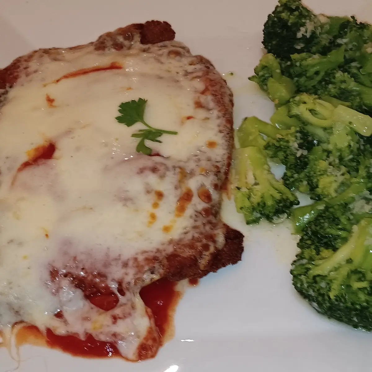 Chicken Parm with Sautéed Broccoli & Garlic
