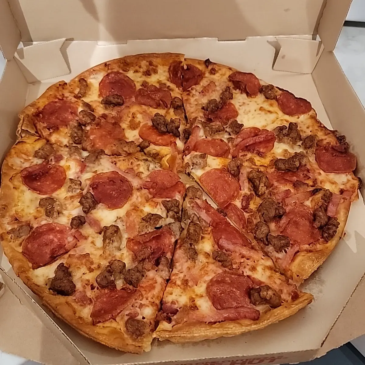 Meat Lovers Thin Crust Medium