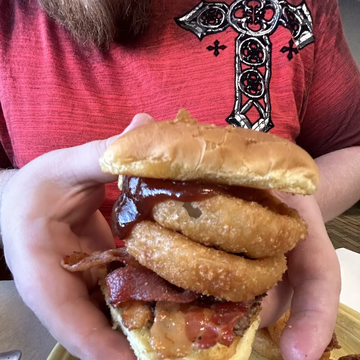 Burger w Bacon & Onion Rings
