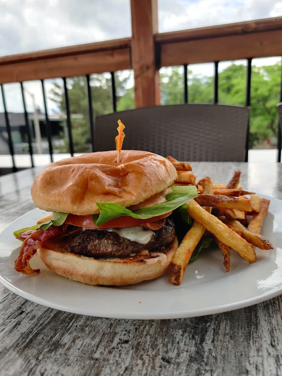 Churchill's Burger, Churchills