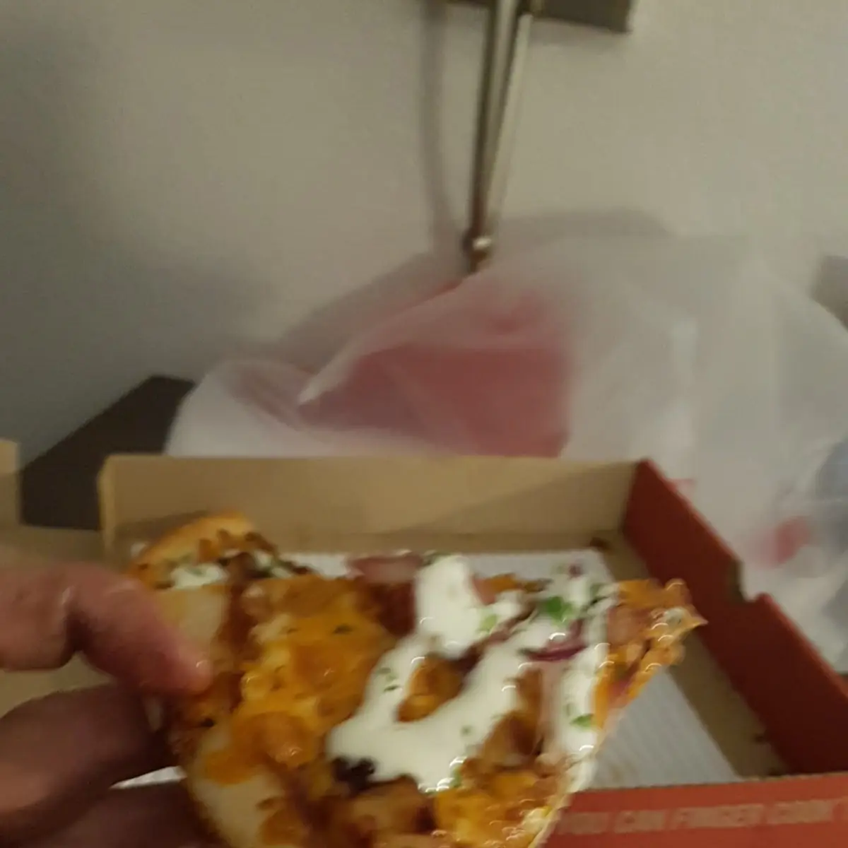 Bourbon bqq Chicken Pizza, Boston Pizza