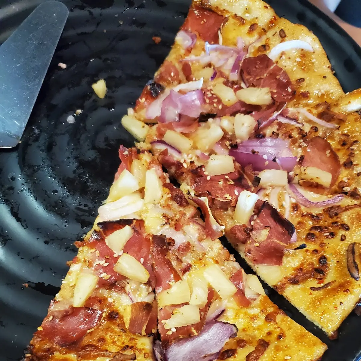 Royal Hawaiian Pizza, Boston Pizza