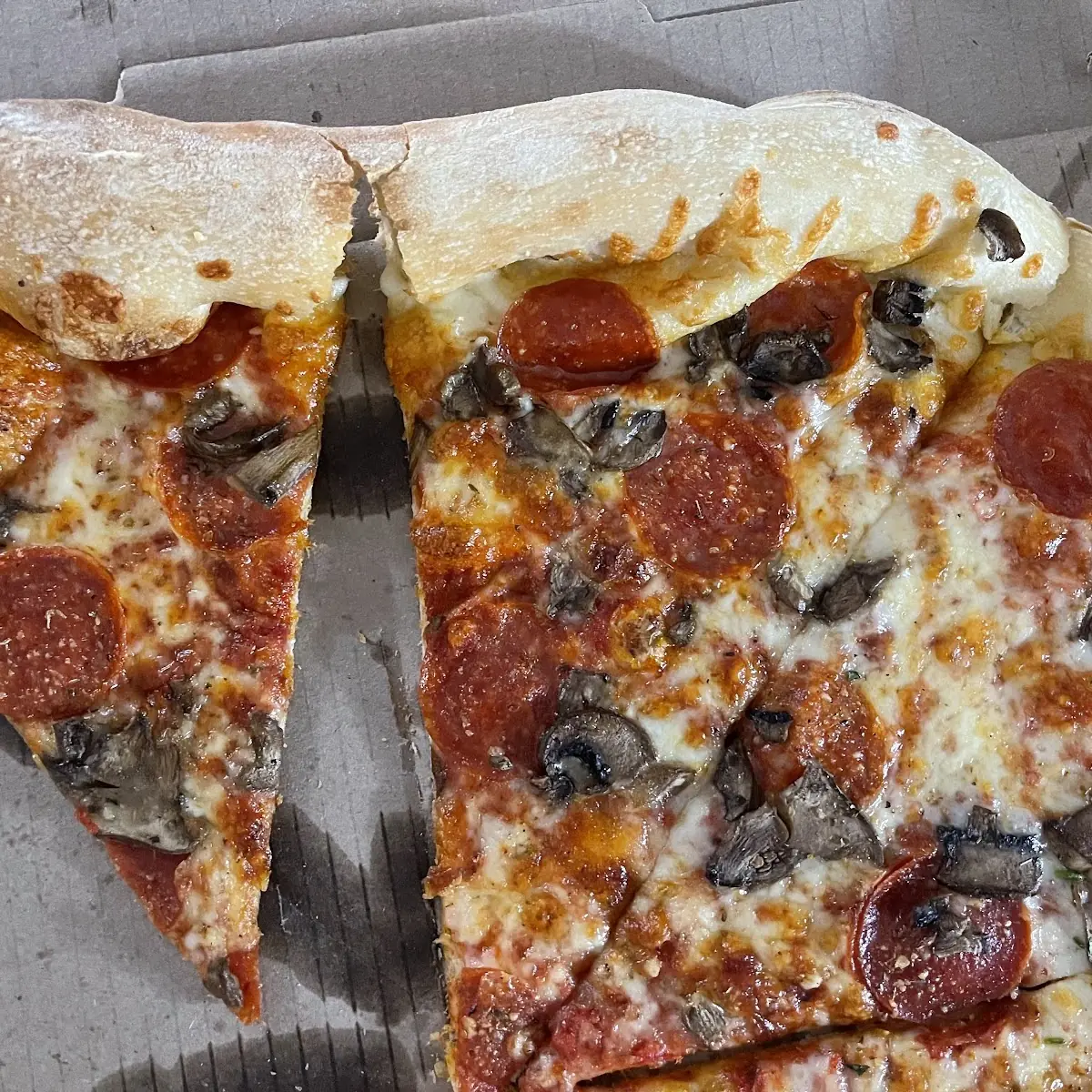 Pepperoni & Mushroom Pizza