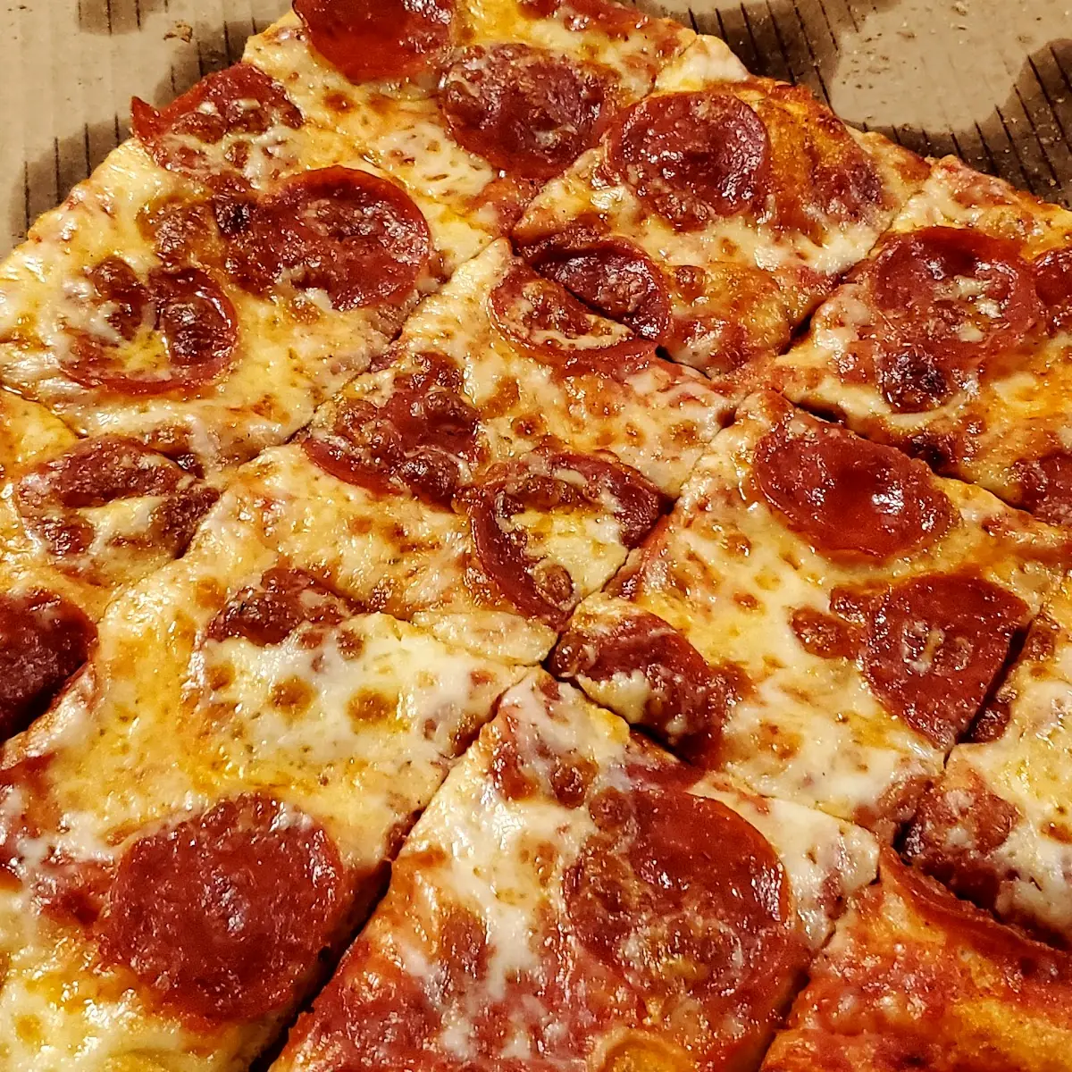 Large Pepperoni Pizza