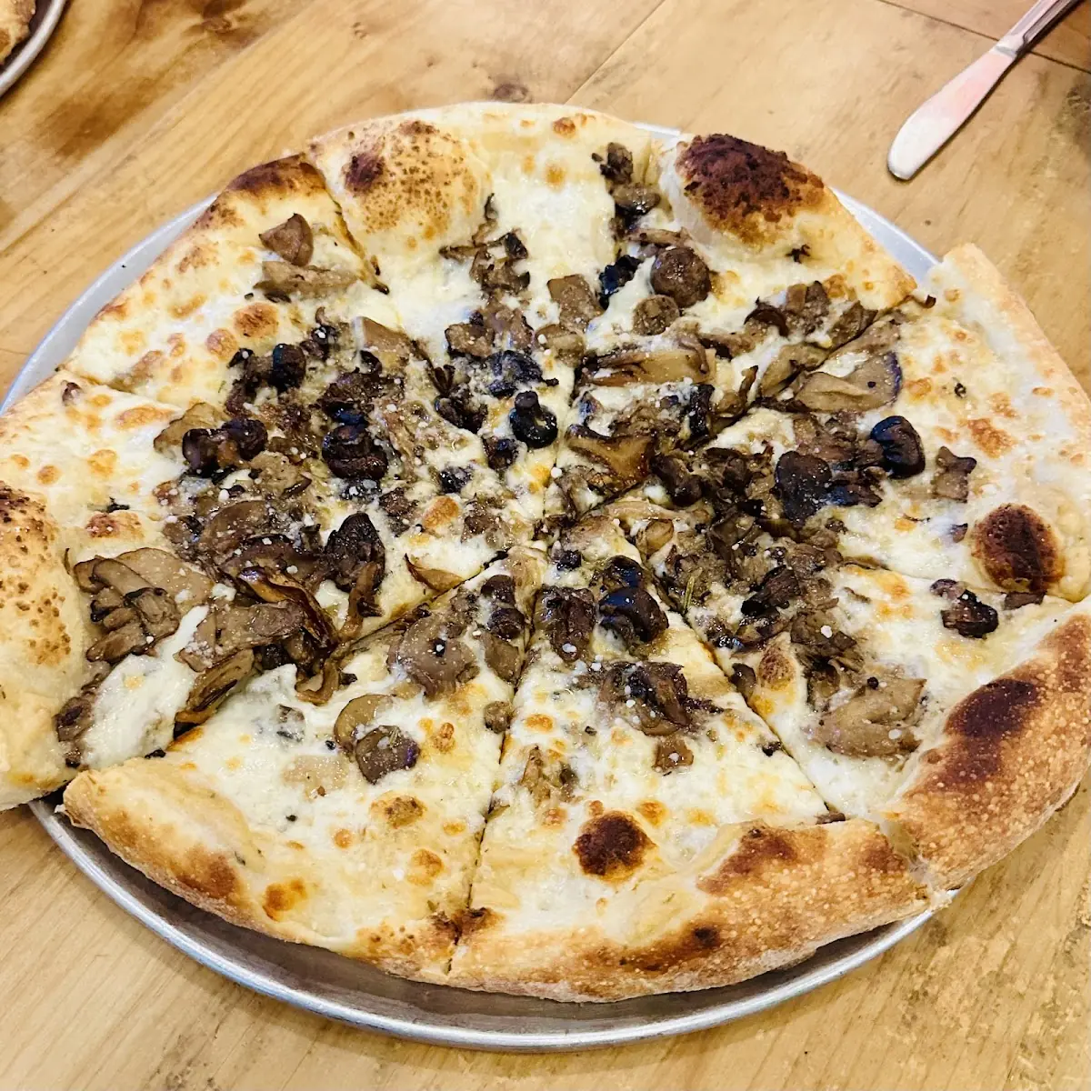 Garlic Mushroom Pizza