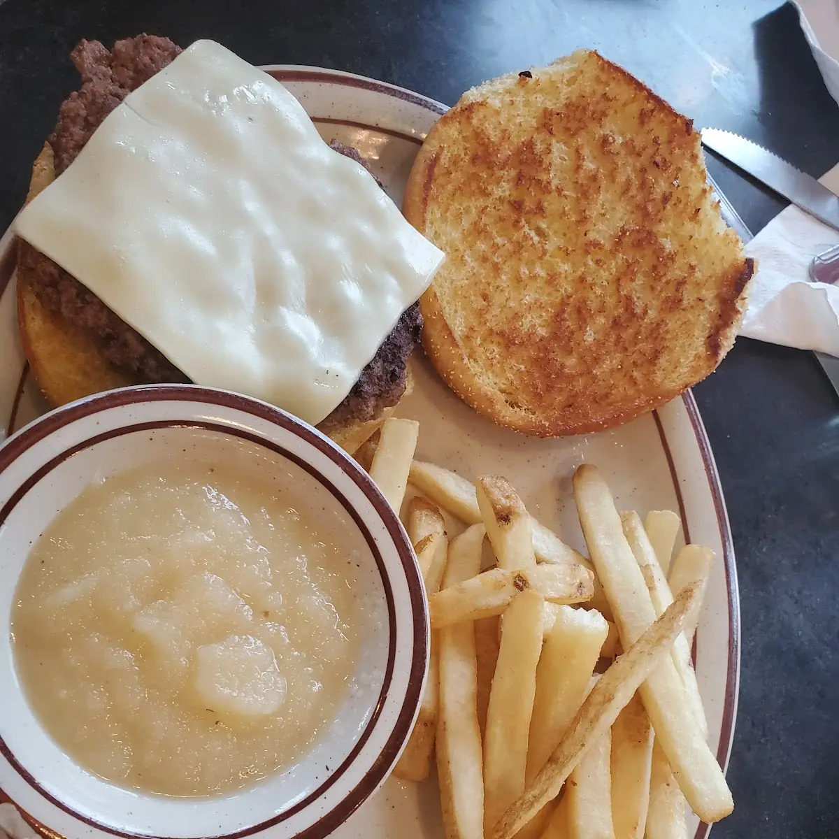 Kids Cheeseburger