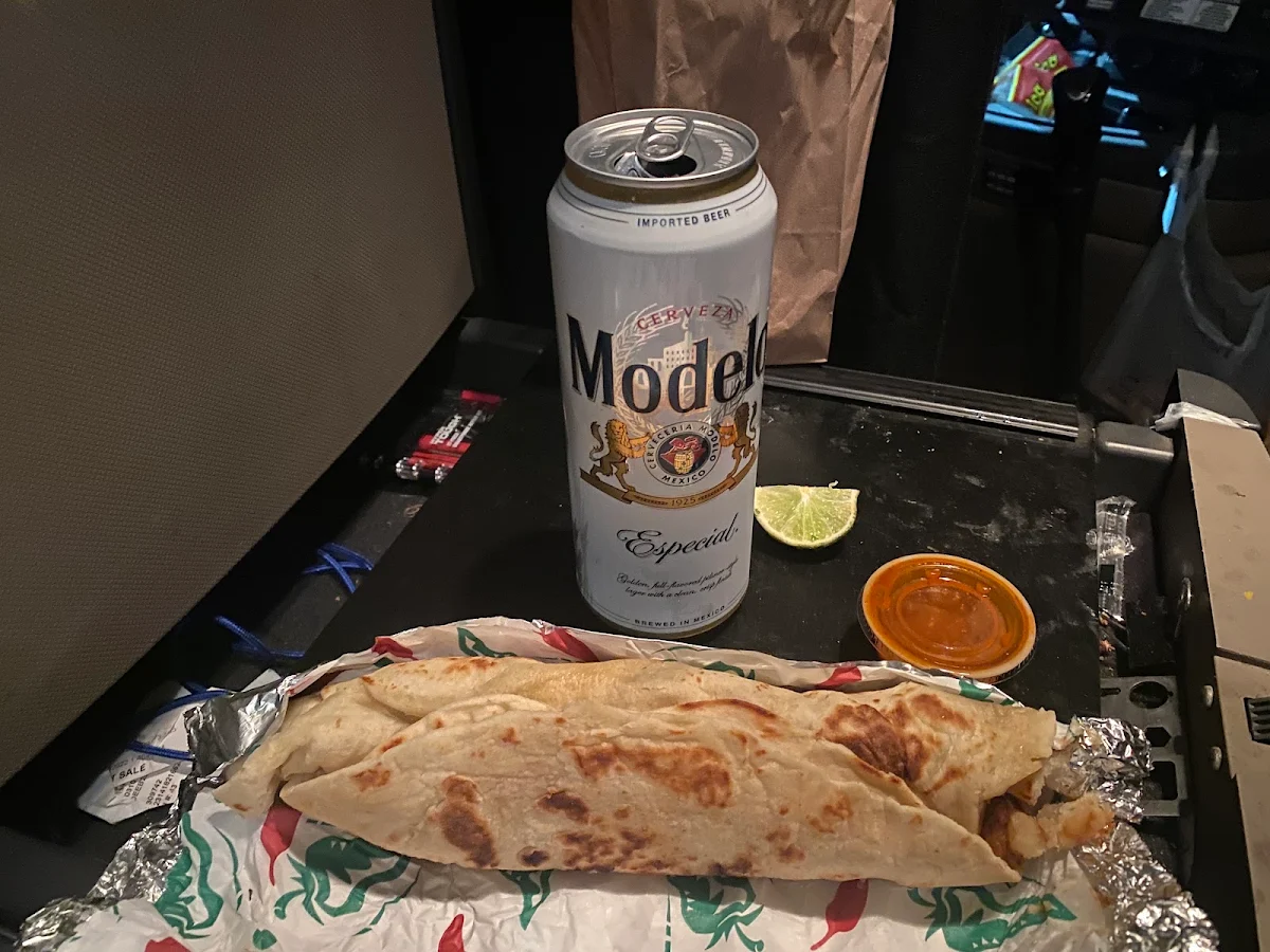 Burrito De Tripitas Con Cerveza