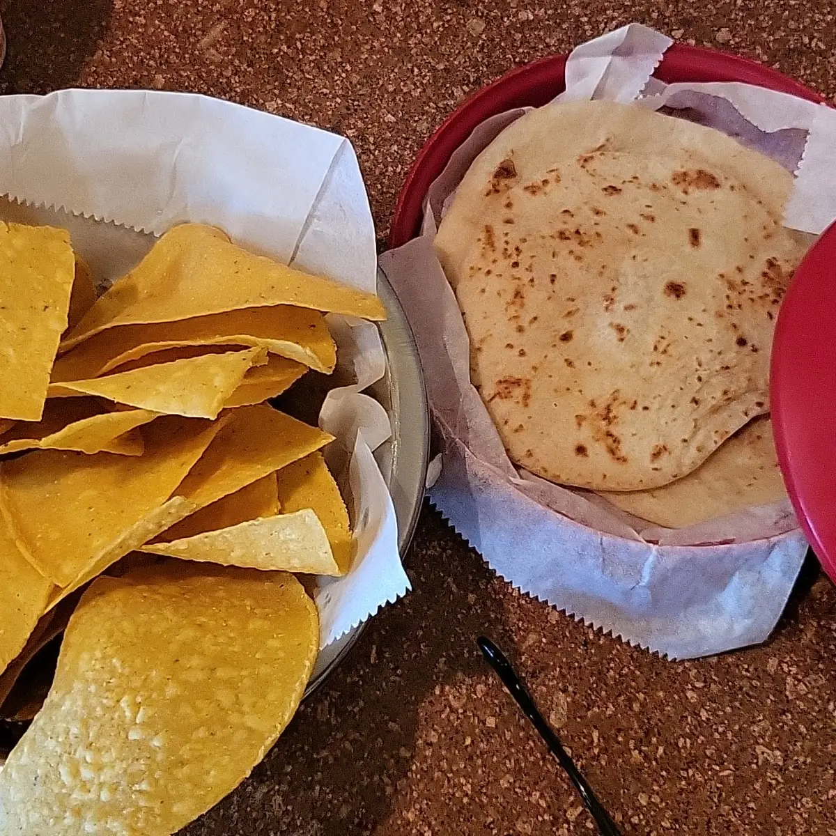 Chips Salsa & Cheese Sauce