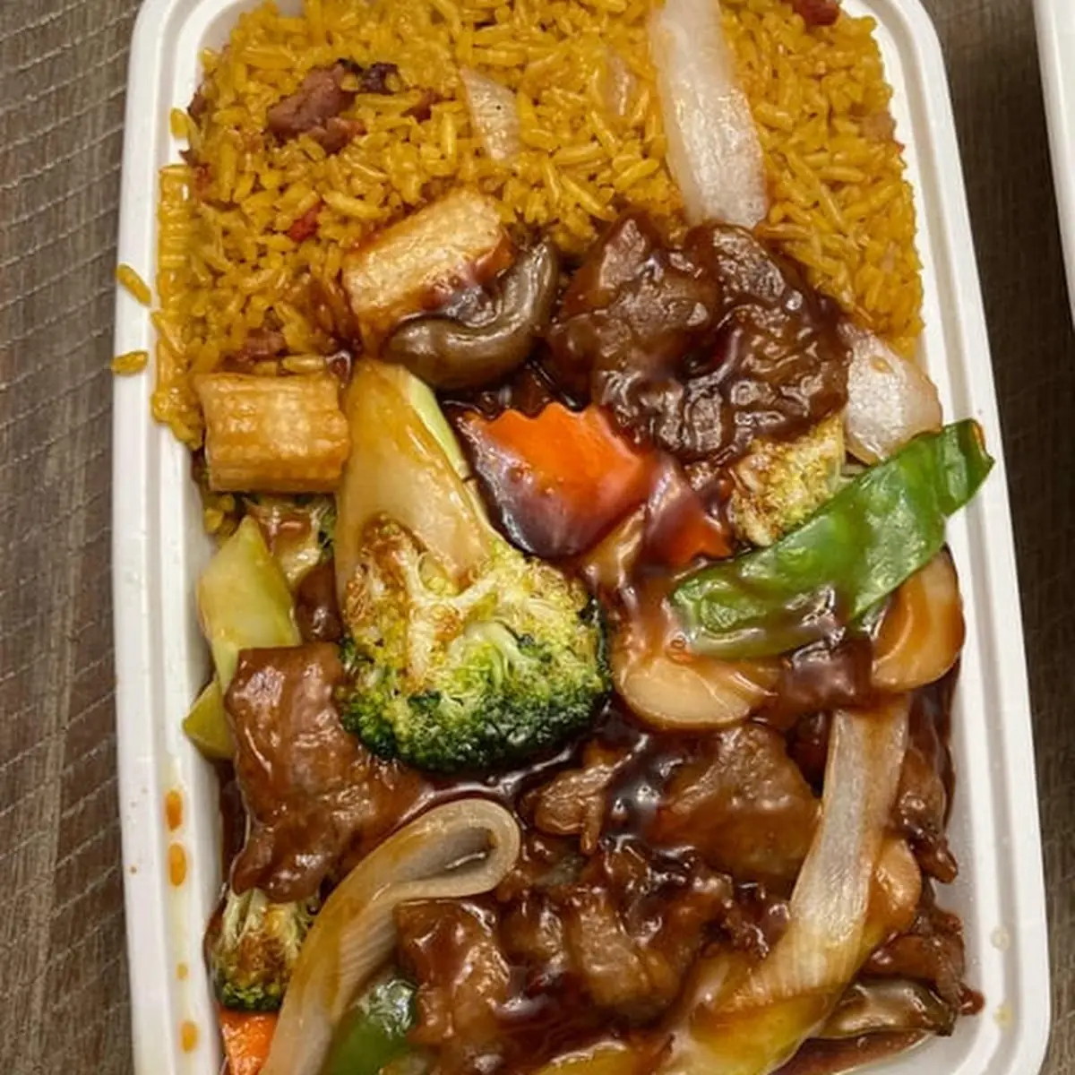C28 Pepper Steak Combination w Pork Fried Rice