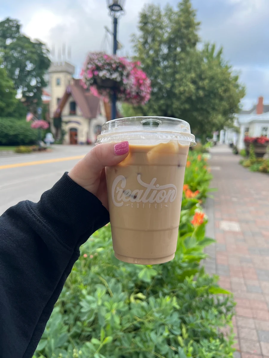 Iced Vanilla Caramel Macchiato