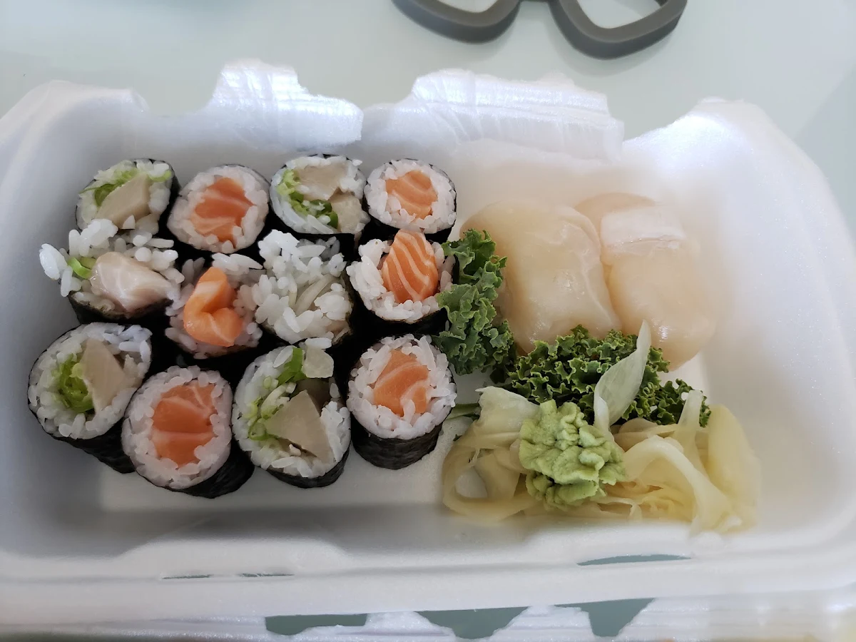 Salmon Maki and Negitoro Maki, Woomi Sushi