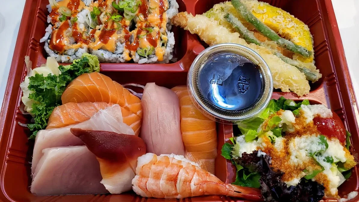 Sushi & Sashimi Bento, Woomi Sushi
