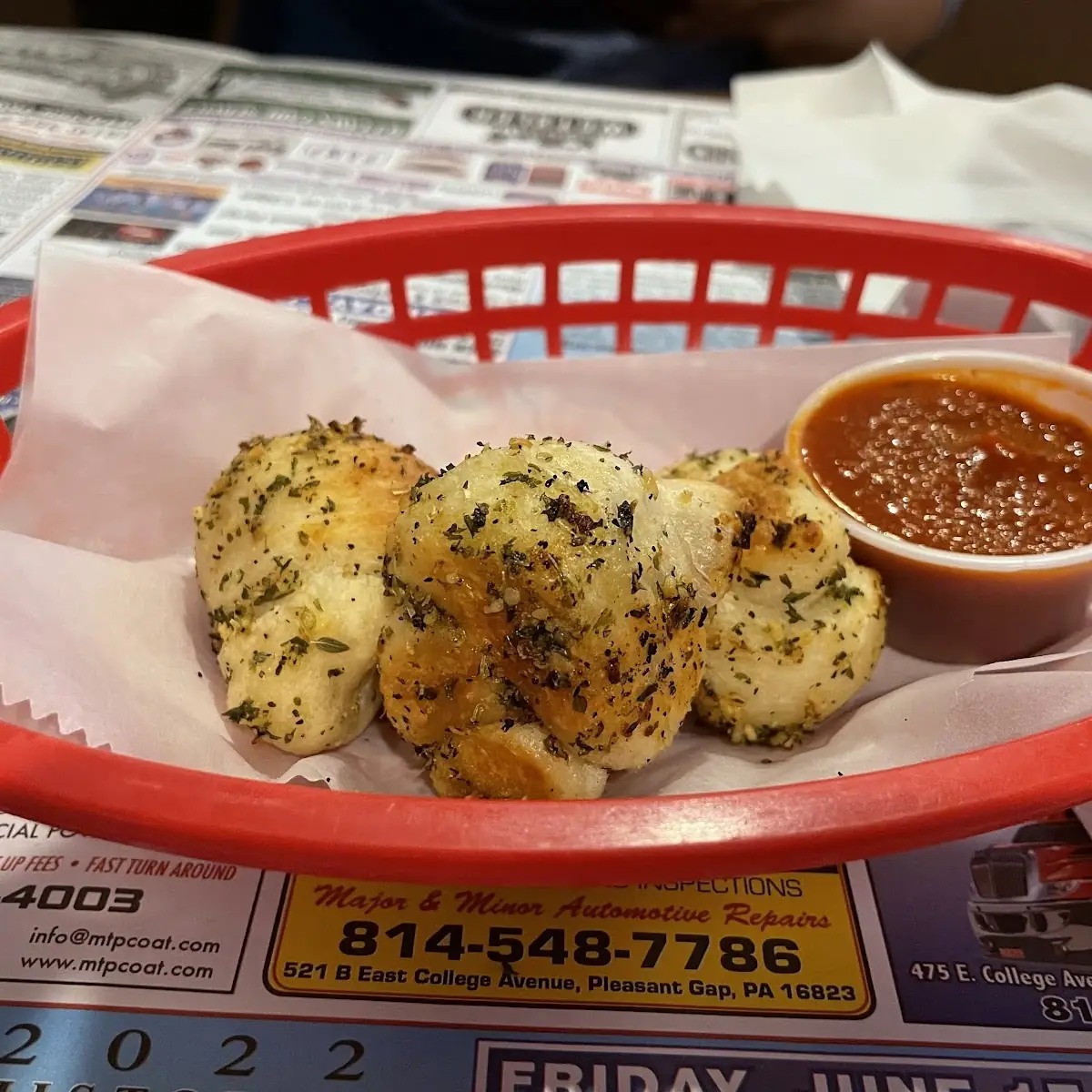 5 Garlic Knots w Sauce