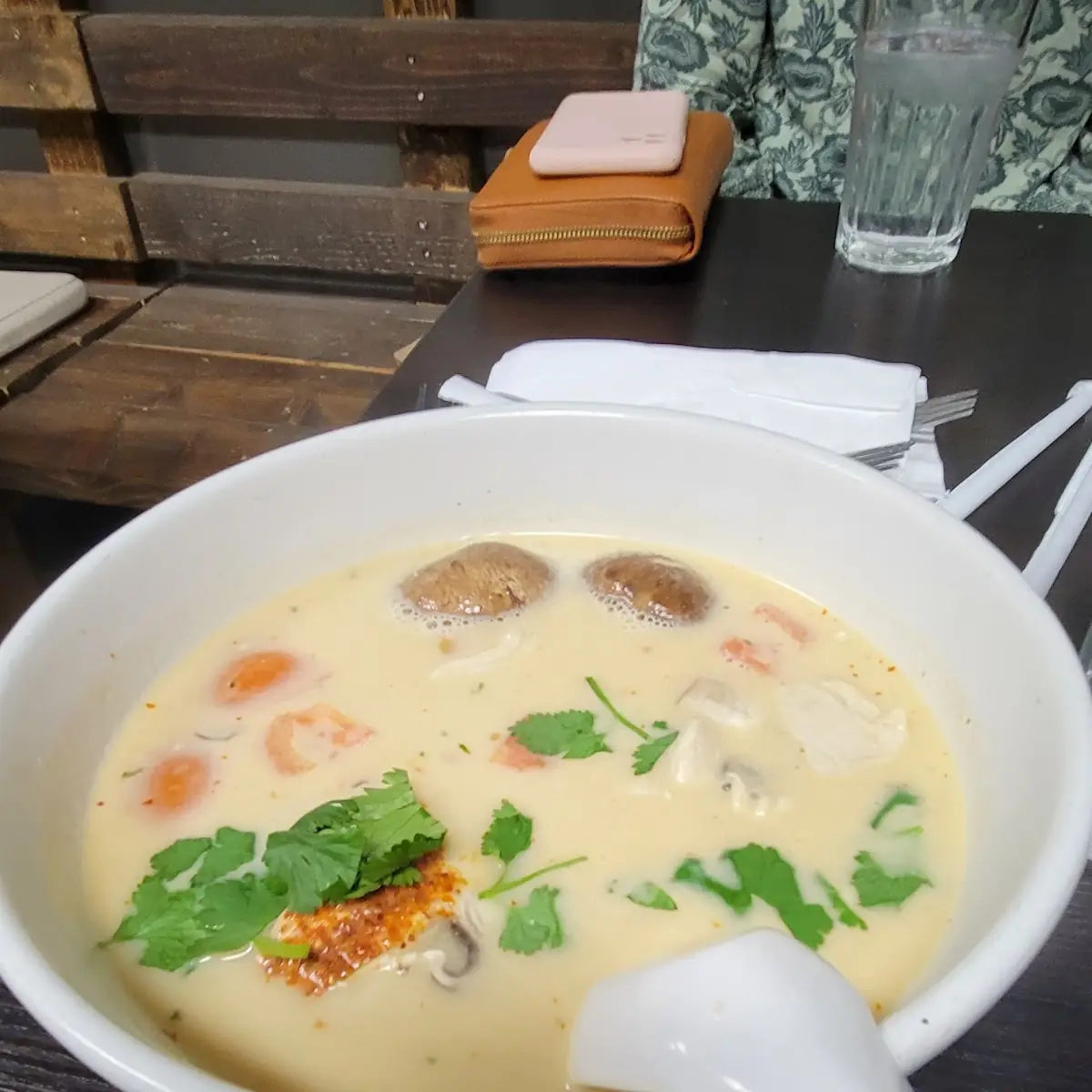 L Tom Kha