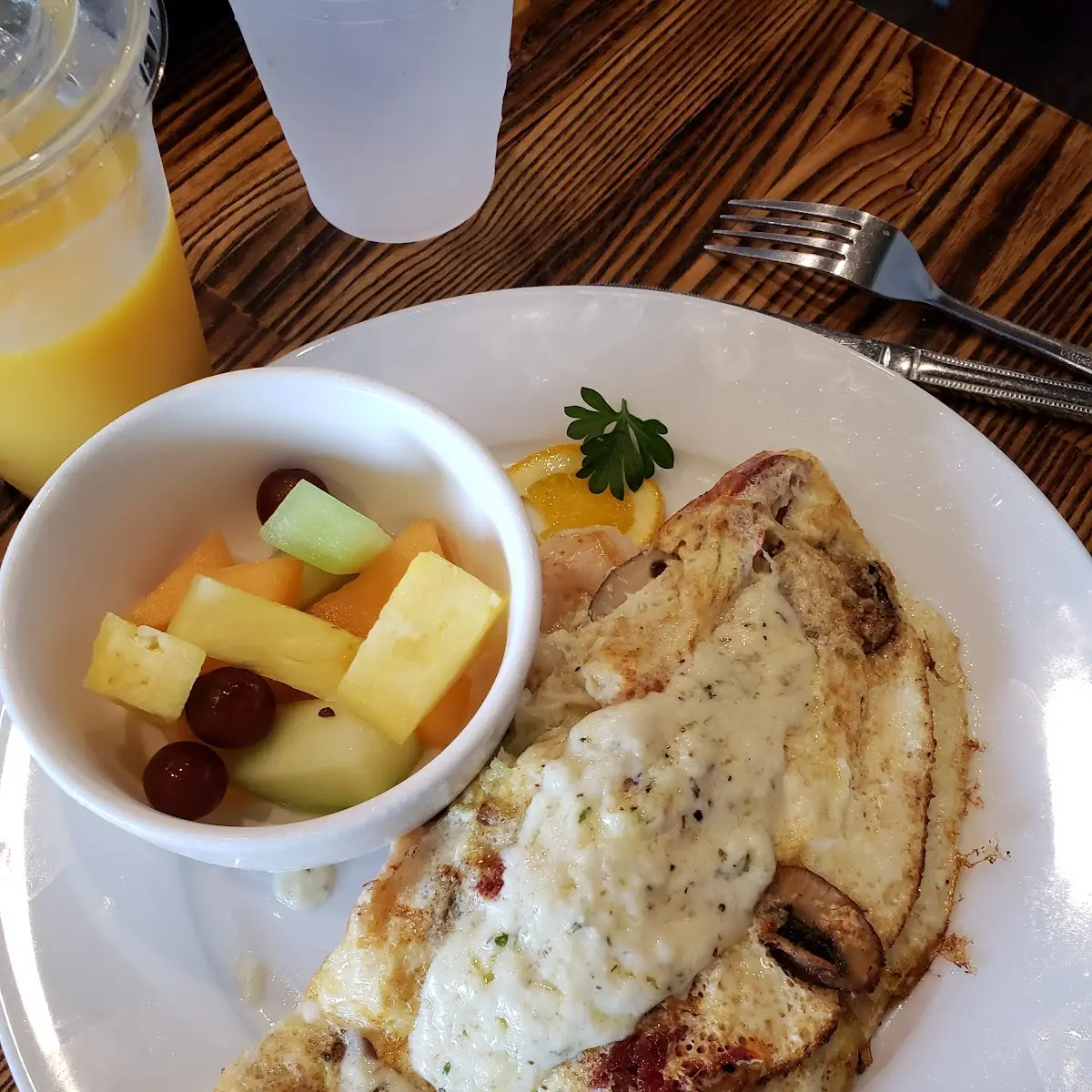 Cheese Omelette with Fruit