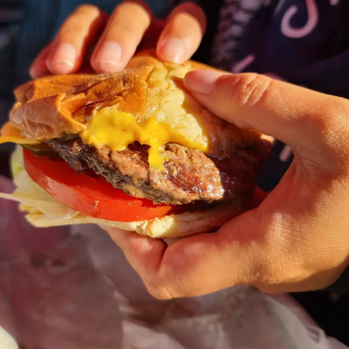 M&G's Famous Bacon Cheeseburger