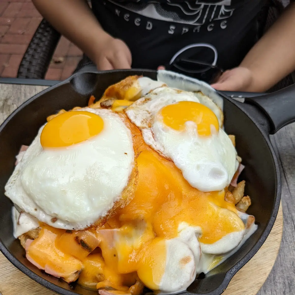 Loaded Breakfast Poutine br