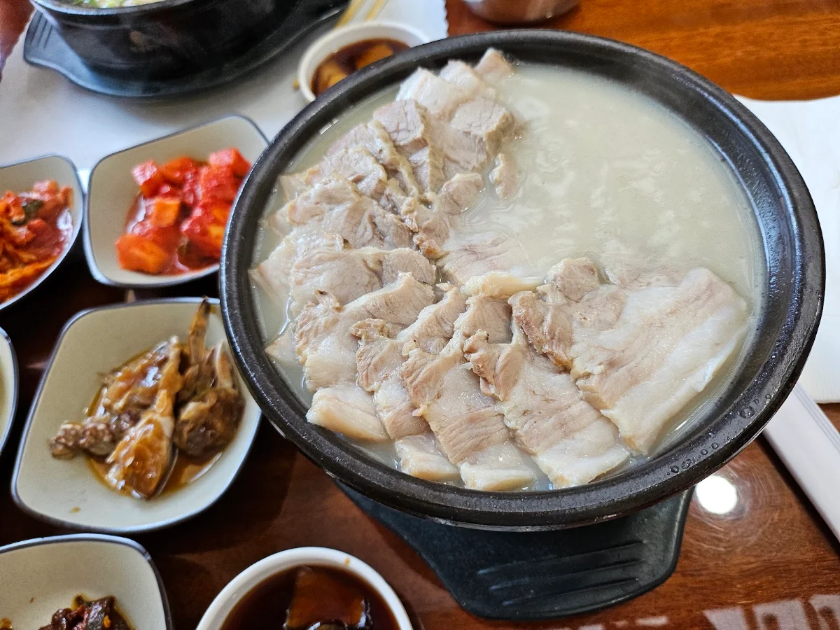 Sliced Pork Belly Broth